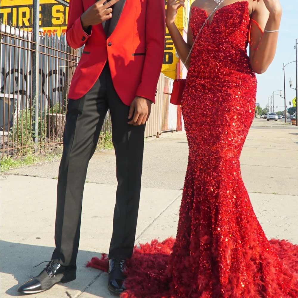 Red Dress with Sequins & Feathers! Prom/Stunning/Event
